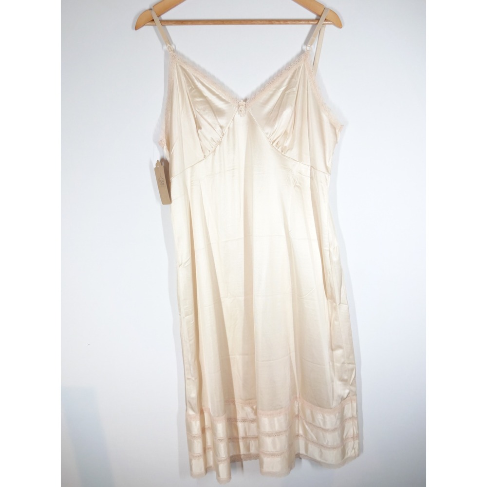 Vintage Full Slip Dress Women L Cream Lace Trim Tiered Hem Lingerie Cottagecore